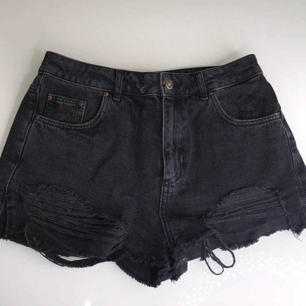 Topshop Black Denim Cut Off Moto Shorts NWT - Picture 2 of 6